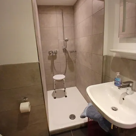 Vroni شقة